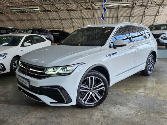 VOLKSWAGEN TIGUAN 2.0 300 TSI GASOLINA ALLSPACE R-LINE AUTOMÁTICO VOLKSWAGEN TIGUAN 2.0 300 TSI GASOLINA ALLSPACE R-LINE AUTOMÁTICO